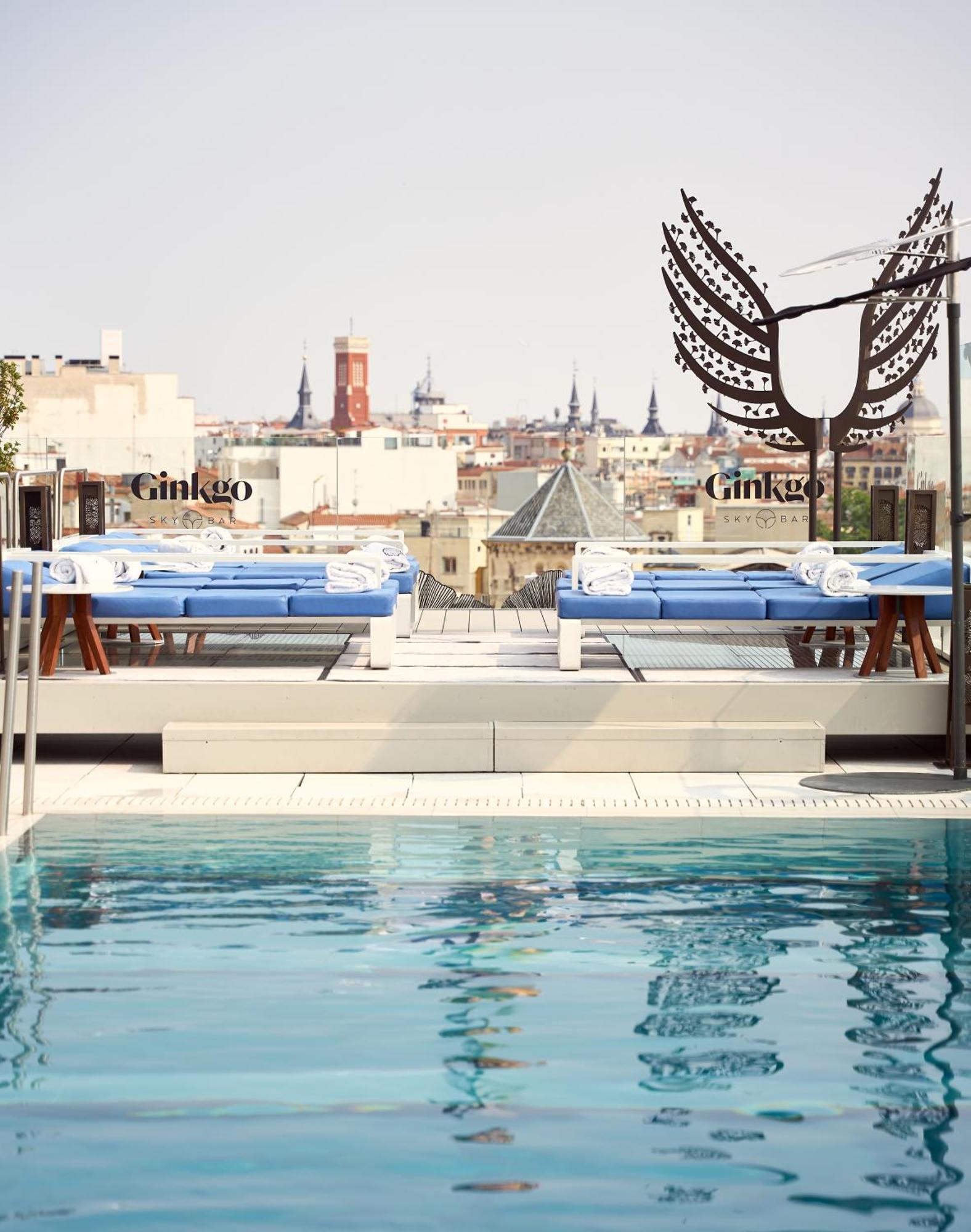 Vp Plaza Espana Design Madrid Esterno foto The pool at Cinc